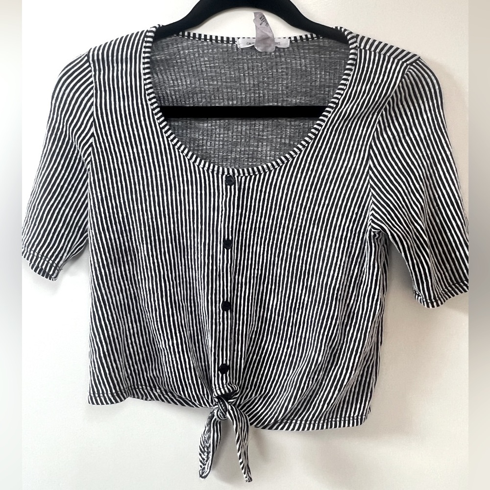 BLACK AND WHITE PINSTRIPE BLOUSE